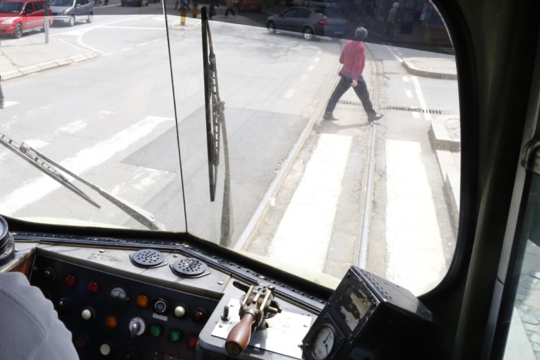 Promena režima rada linija javnog prevoza zbog radova u Karađorđevoj ulici: Privremeno se ukidaju dve tramvajske