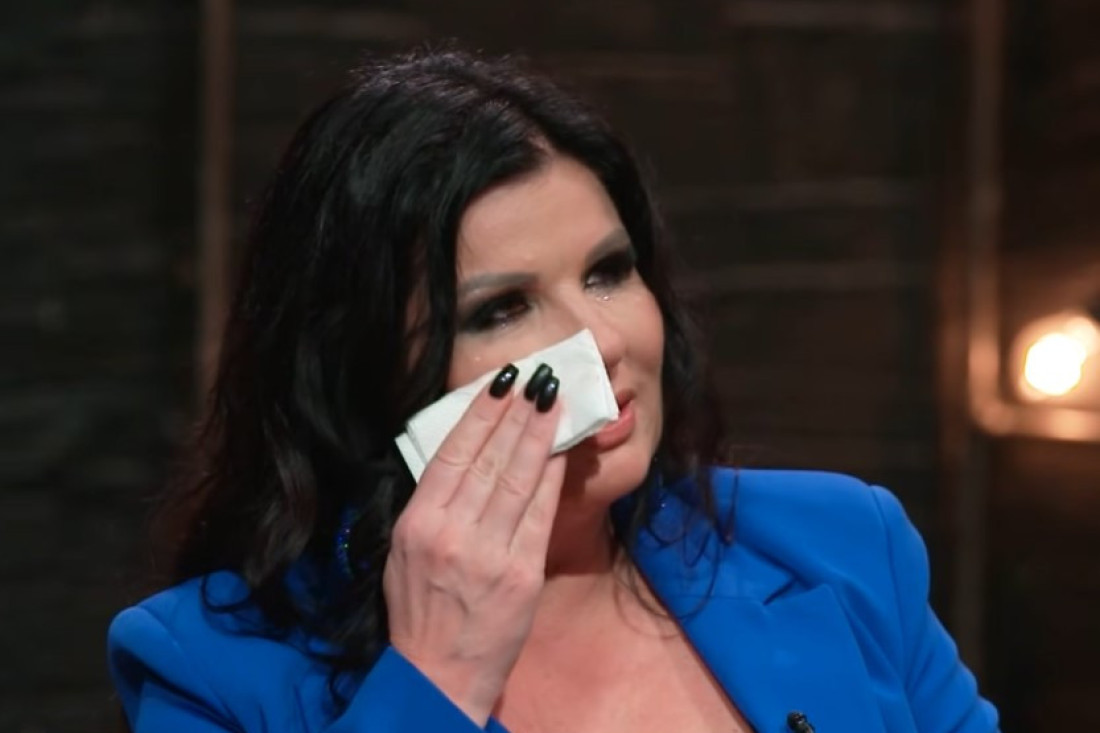 Prvi put u javnosti posle operacije! Maja Marijana otežano hoda i koristi pomagala