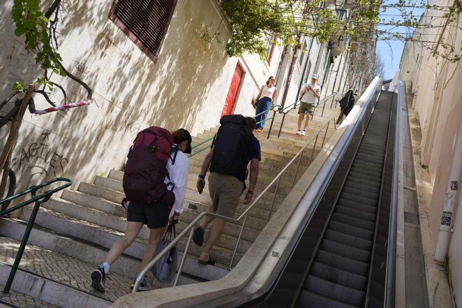 Šta se ovo dešava? Masovni nestanak struje u Španiji, Francuskoj i Portugalu! Ljudi zarobljeni u metrou, na ulicama ne rade semofori (FOTO)
