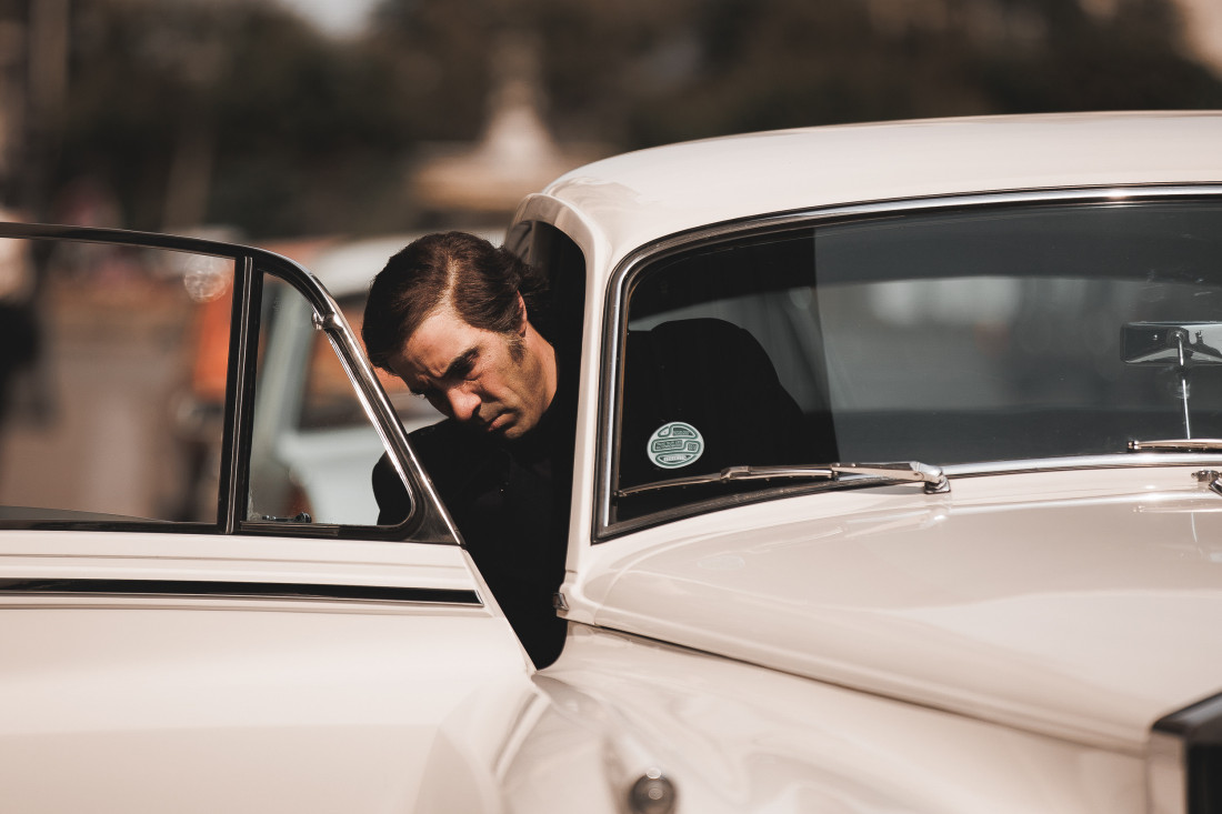 "Gospodin Aznavur" u domaćim bioskopima: Detaljan uvid u život najvećeg francuskog šansonjera svih vremena (FOTO/VIDEO)