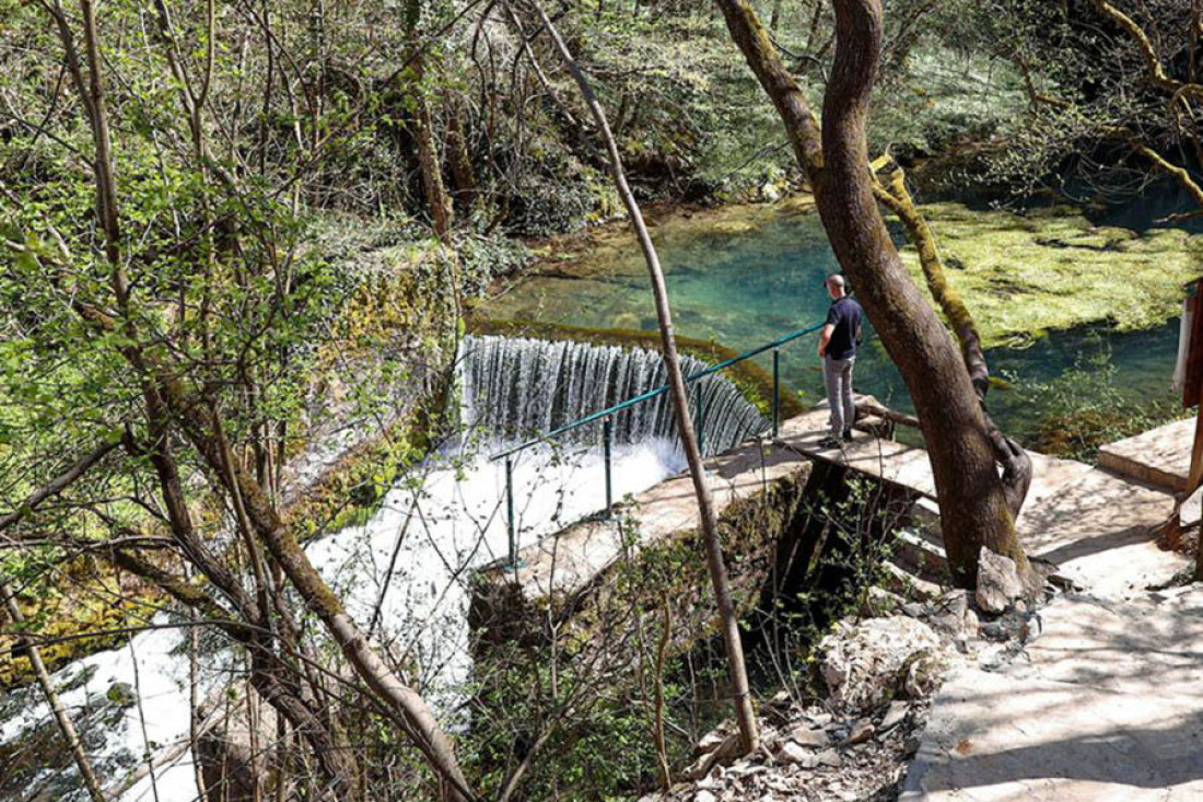 Srbija je najlepša kada sve ozeleni: TOP-7 skrivenih izletišta za savršen Prvi maj u prirodi i miru (FOTO)