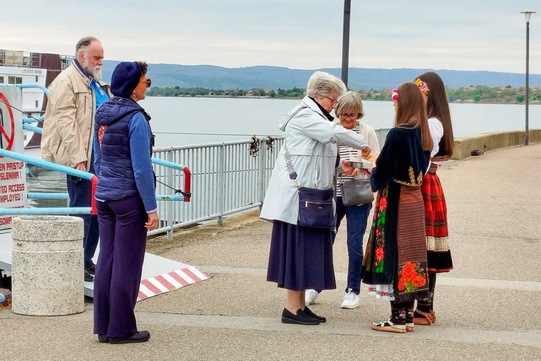 Rečni turizam cveta na Dunavu: Prvi luksuzni kruzer sa više od 100 putnika uplovio u Kladovo (FOTO)