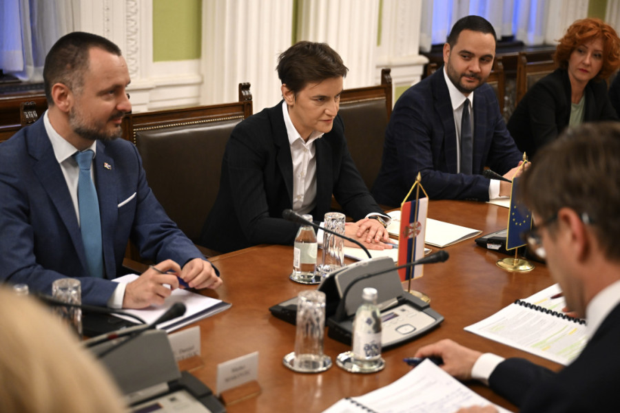 Brnabić: Kos bila iznenađena kad je videla poternice na kojima su zaposleni RTS-a!