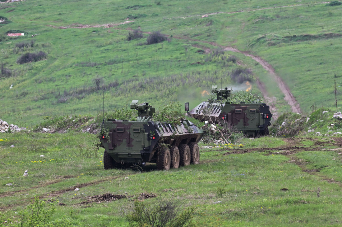 Prštalo na Pasuljanskim livadama: Vatra sevala iz tenkova i druge teške artiljerije (FOTO/VIDEO)