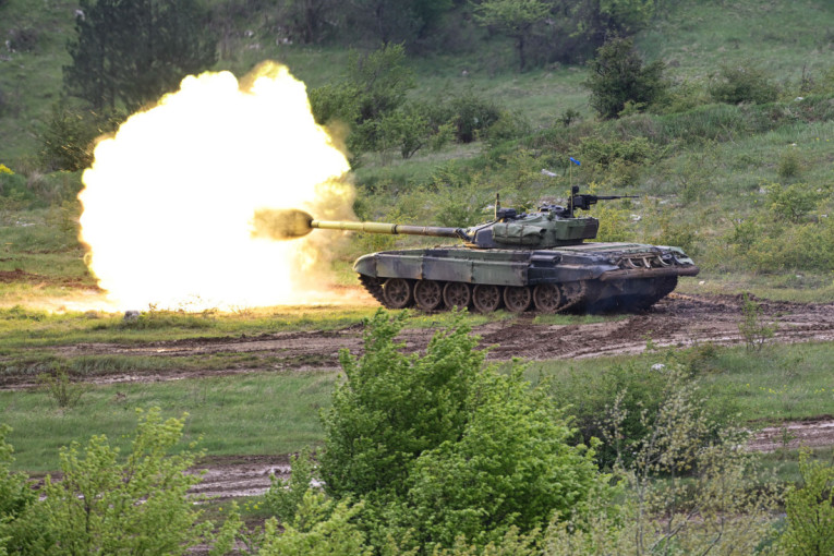 Prštalo na Pasuljanskim livadama: Vatra sevala iz tenkova i druge teške artiljerije (FOTO/VIDEO)