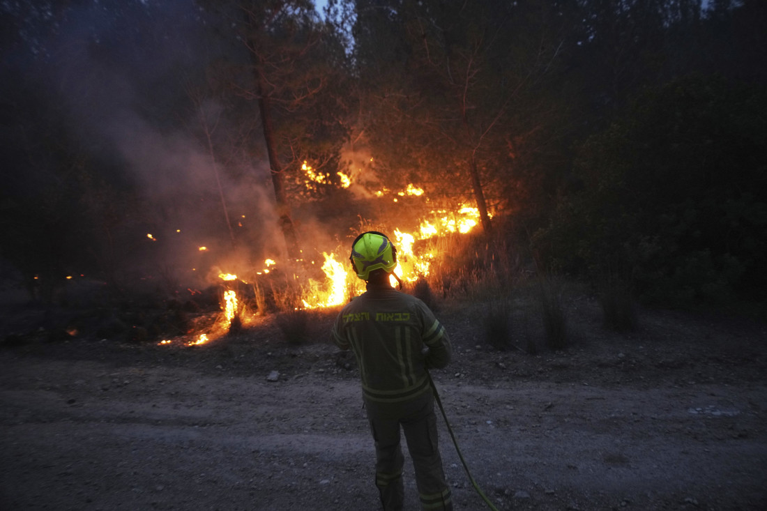 Jerusalim u plamenu: Netanjahu proglasio vanrednu situaciju, hiljade evakuisane! (FOTO)
