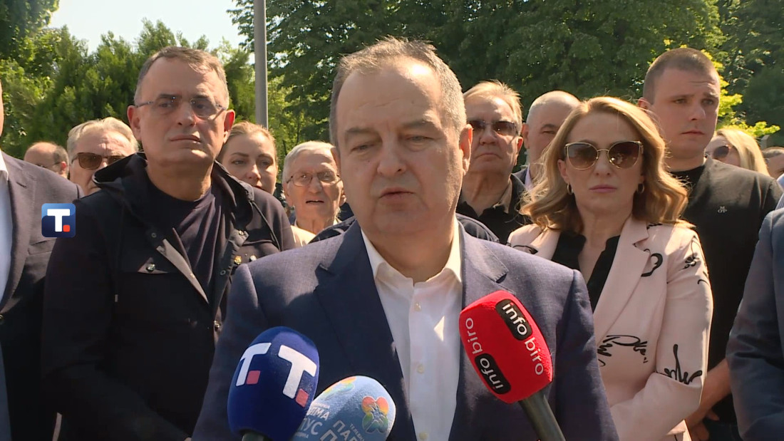 Dačić položio venac na grob Dimitrija Tucovića: Kako će danas da obeležavaju 1. maj oni kojima je osnovna politika blokada?