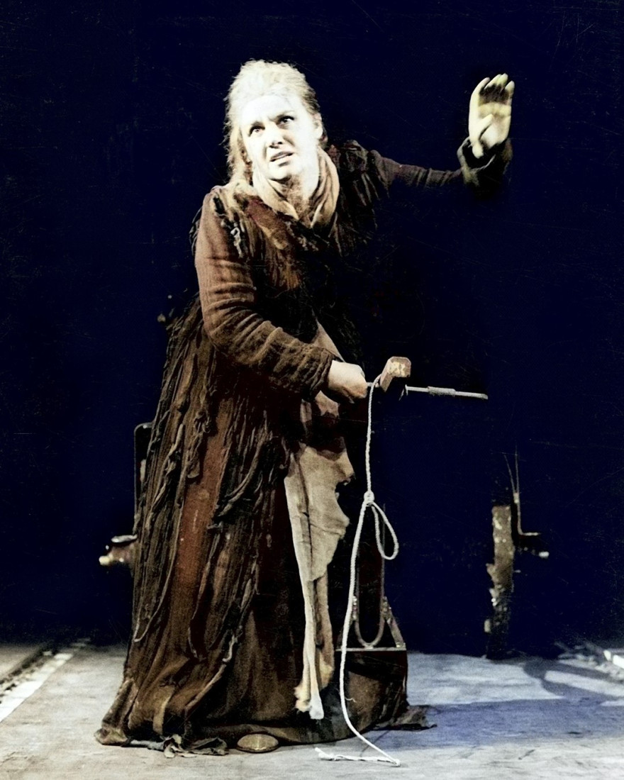 Sto godina od rođenja glumačke dive Olivere Marković: Izložba u Narodnom pozorištu (FOTO)