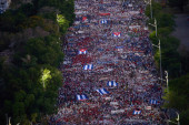 Stotine hiljada Kubanaca u Havani na tradicionalnom prvomajskom maršu!