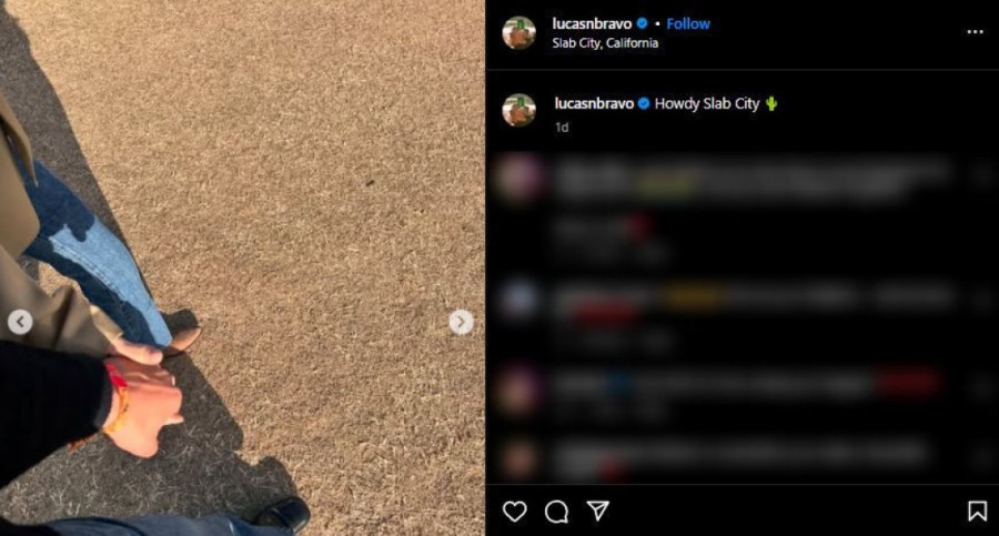 Kuvar iz "Emili u Parizu" baš ozvaničio vezu s glumicom: Fanovi na nogama! (FOTO)