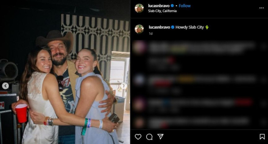 Kuvar iz "Emili u Parizu" baš ozvaničio vezu s glumicom: Fanovi na nogama! (FOTO)