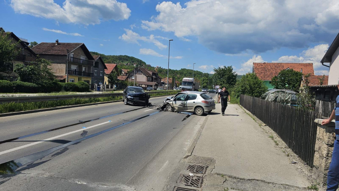 Žestok sudar na obilaznici kod Čačka, među povređenima i dete! "Samo je nešto puklo, vozaču je pozlilo" (FOTO)