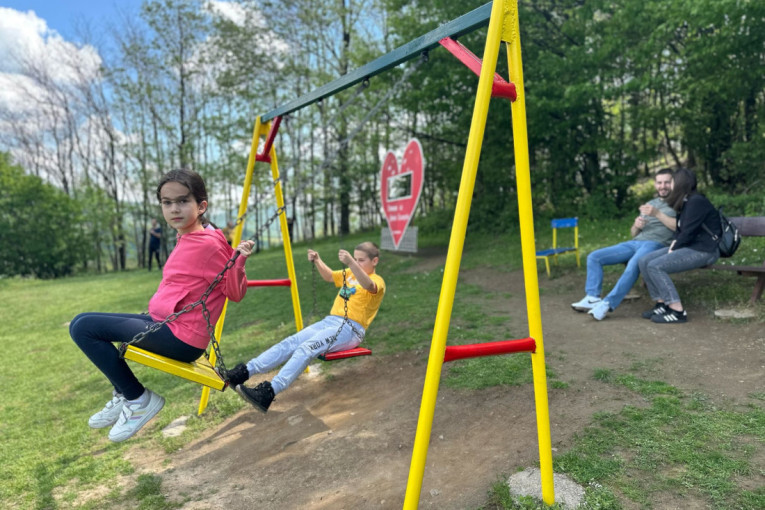 Rudnik postao hit destinacija: Svi žele fotku sa "insta-ljuljaške" (FOTO)