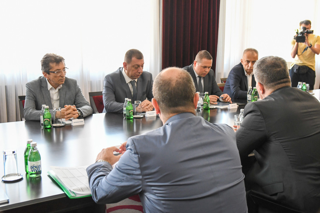 Ministar prosvete razgovarao o stanju školstva u Vojvodini: Pravo dece na kvalitetno obrazovanje u središtu svih naših aktivnosti