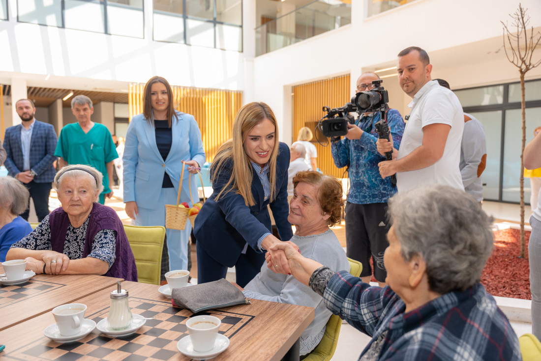 Đurđević Stamenkovski: Obraz jedne države ogleda se u poštovanju starijih (FOTO)