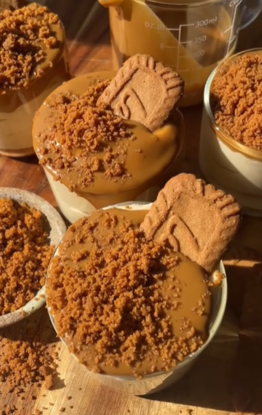 Recept dana: Biskof čizkejk u čaši, mali desert koji ostavlja veliki utisak, spreman je za manje od 10 minuta