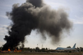 Obustavljeni letovi u Tel Avivu: Ovo je momenat kada se raketa obrušila na aerodrom (FOTO/VIDEO)
