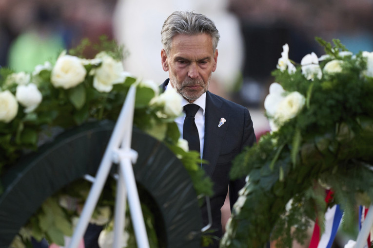 Amsterdam u tišini: Hiljade na Trgu Dam odale poštu žrtvama rata (FOTO)