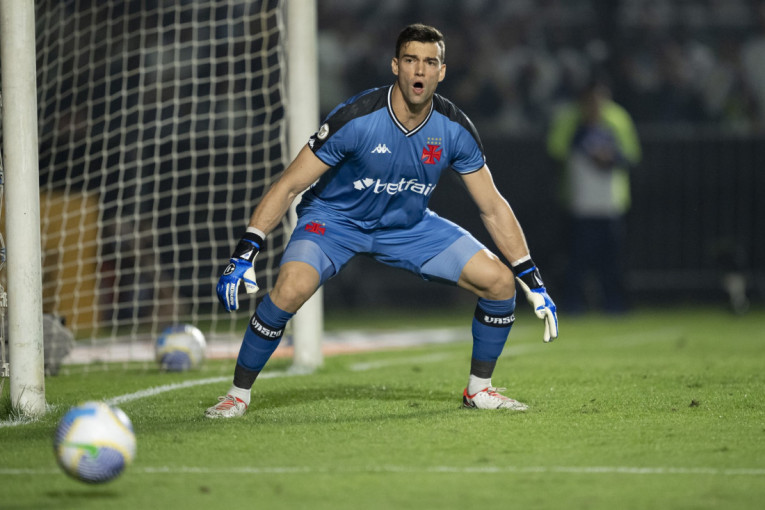 Ko posle Glazera? Guteša je i dalje "zelen" - ova tri golmana bi lepo "legla" Crvenoj zvezdi!