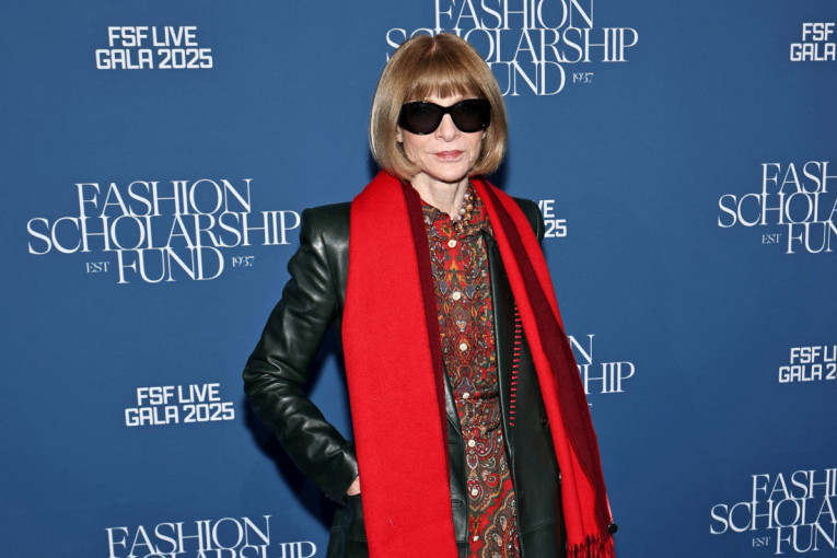 Šarena haljina i stil koji inspiriše: Ana Vintur održala modnu lekciju u Milanu (FOTO)