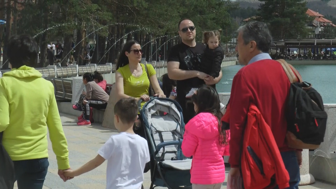 Na Zlatiboru sve vrvi od turista: Preko 100.000 ljudi za Prvi maj - tražio se krevet više na "betoniranoj" planini