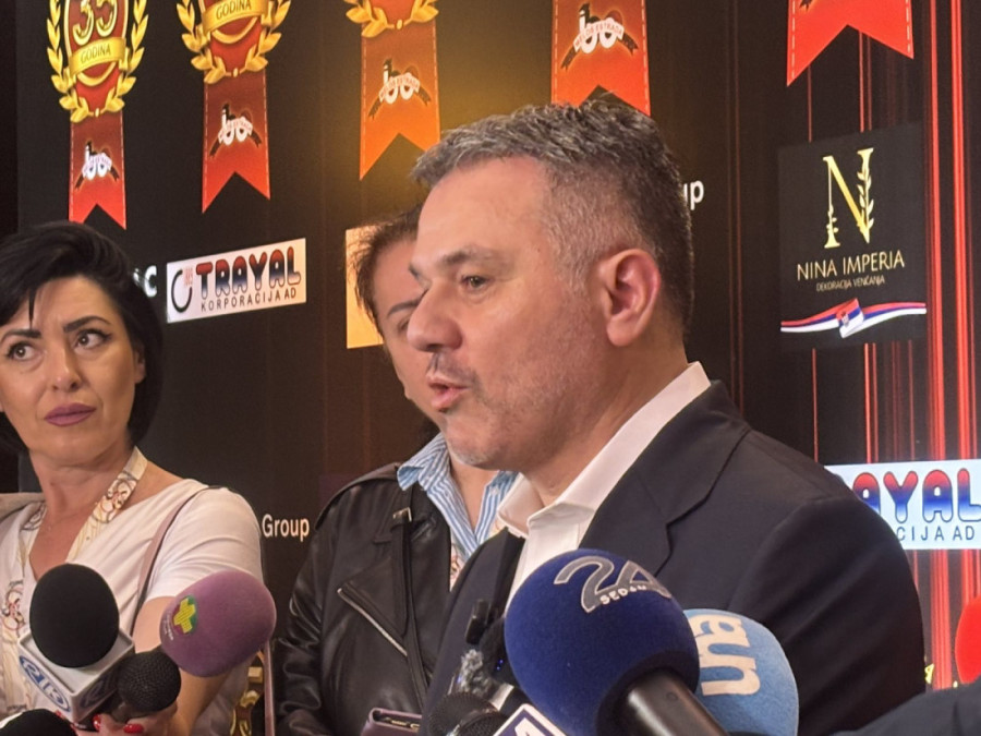 Najveća imena estrade na jednom mestu! Poznati se okupili na gala prestoničkoj proslavi! (FOTO)