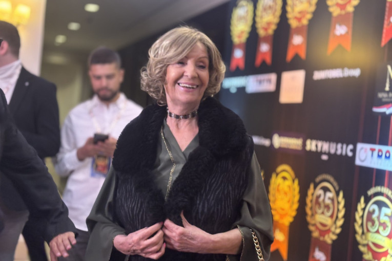 Lepa Lukić otkrila ko ju je navukao na kocku! O ovome je oduvek ćutala: Proganjao me je!