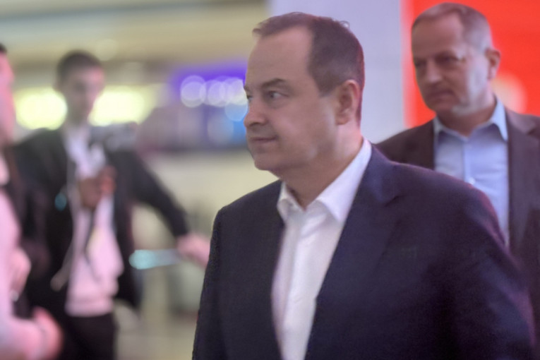 Dačić o brutalnom incidentu u Mitrovici: Uhapsićemo "policajca" jer je tukao srpskog maturanta