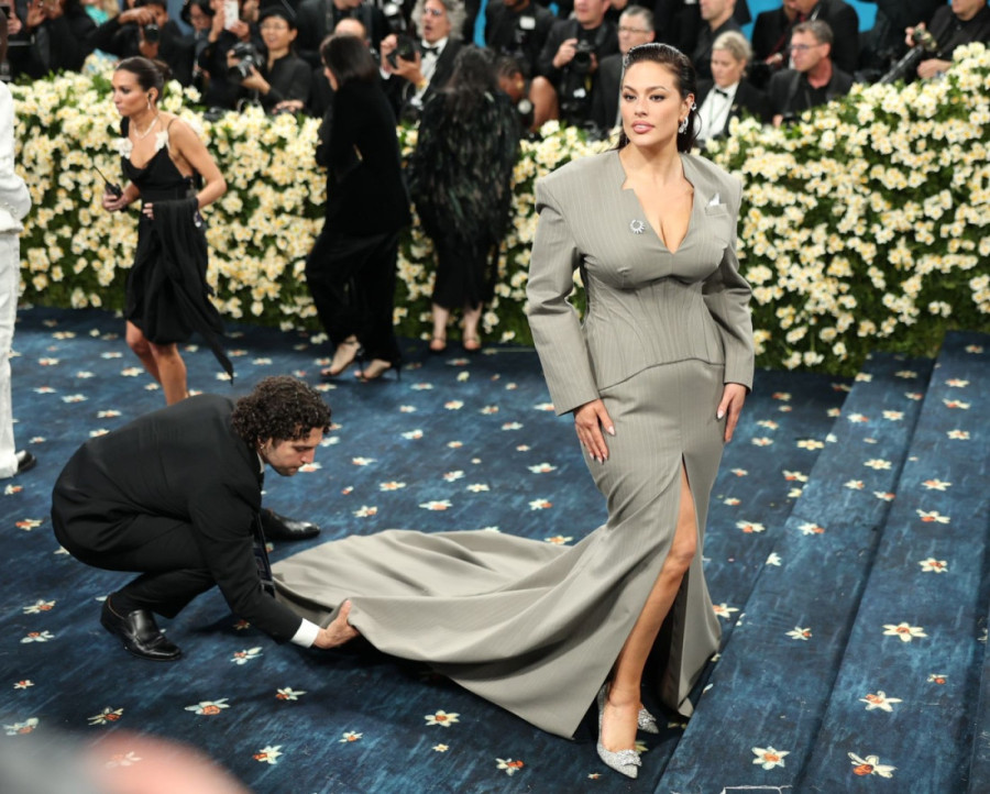 Nije sahrana, već Met Gala! Optuženi za promašenu temu, dosadu i užasan izbor: Najgore obučeni na crvenom tepihu (FOTO)