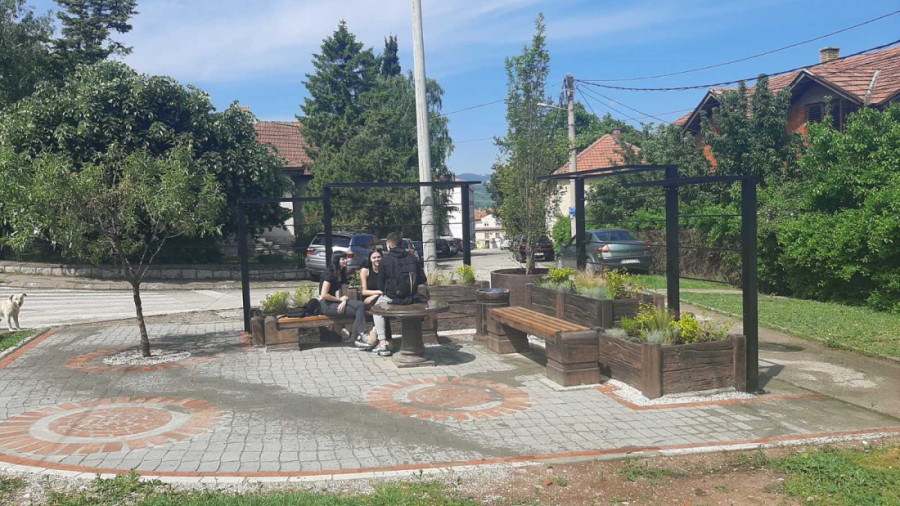 Kolege nastradalog Vladimira iz Topole pokrenule inicijativu: Žele da se parkić na kom je radio nazove po njemu (FOTO)