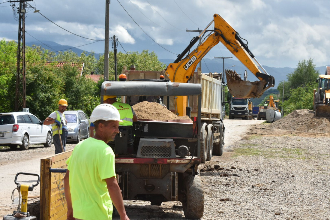 Pavkov obišla radove na izgradnji kanalizacione mreže u Leskovcu: Projekat od velikog značaja za 20.000 građana