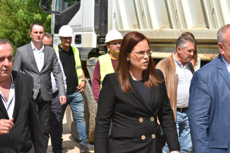 Pavkov obišla radove na izgradnji kanalizacione mreže u Leskovcu: Projekat od velikog značaja za 20.000 građana