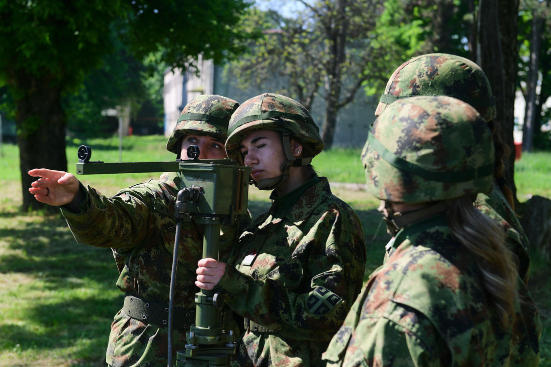 Budući heroji uče da brane Srbiju sa neba: Pogledajte kako izgleda obuka! (FOTO)