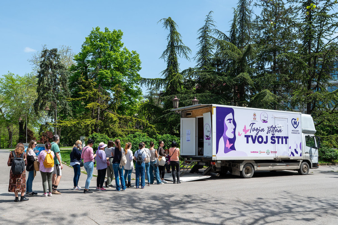 VIŠE OD 1.000 BESPLATNIH PREGLEDA: Karavan „Tvoja štitna, tvoj štit“ stiže na jug Srbije