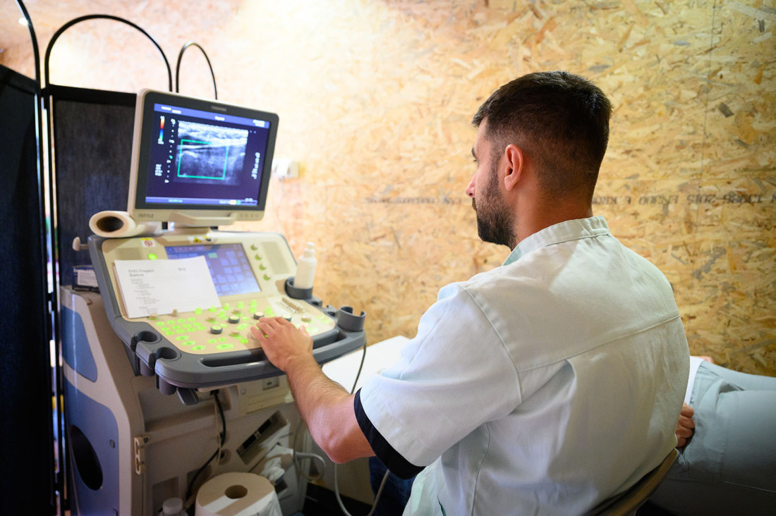 VIŠE OD 1.000 BESPLATNIH PREGLEDA: Karavan „Tvoja štitna, tvoj štit“ stiže na jug Srbije