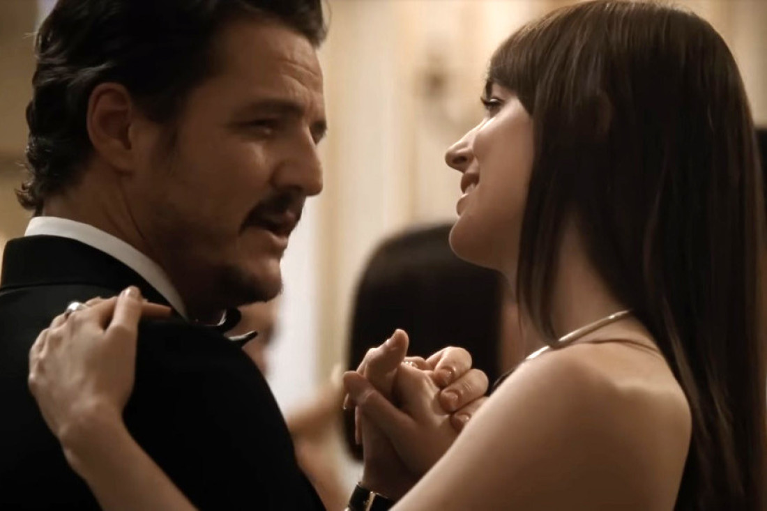 Intrigantna romansa Dakote Džonson i Pedra Paskala oduševila kritičare: Sve što ne očekujete (FOTO/VIDEO)