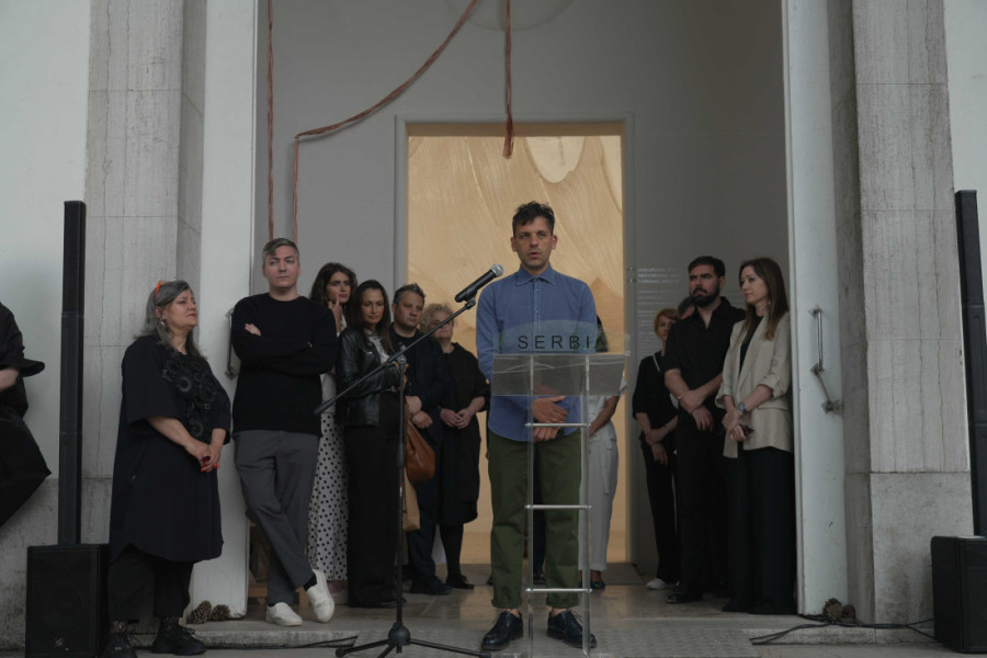 Svečano otvorena izložba Srbije na Bijenalu u Veneciji: Dva sveta koja povezuje jedna ruka (FOTO)