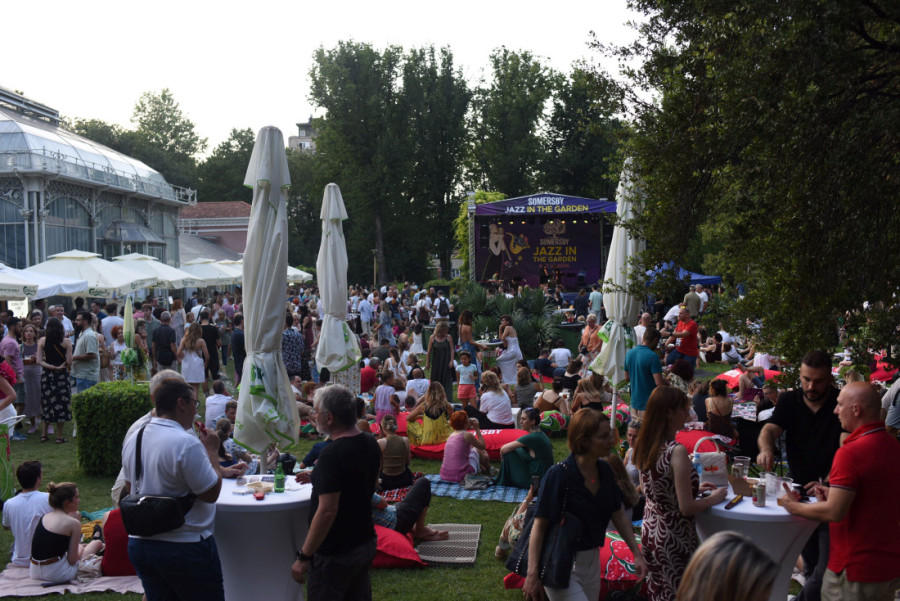 Bisera Veletanlić je vodeća zvezda ovogodišnjeg festivala Jazz in the Garden: Vrhunski koncerti u Botaničkoj bašti (FOTO)