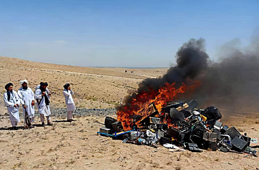 Avganistan odsečen od sveta zbog "zabrinutosti za moral": Talibani isključili internet, ne rade ni telefoni