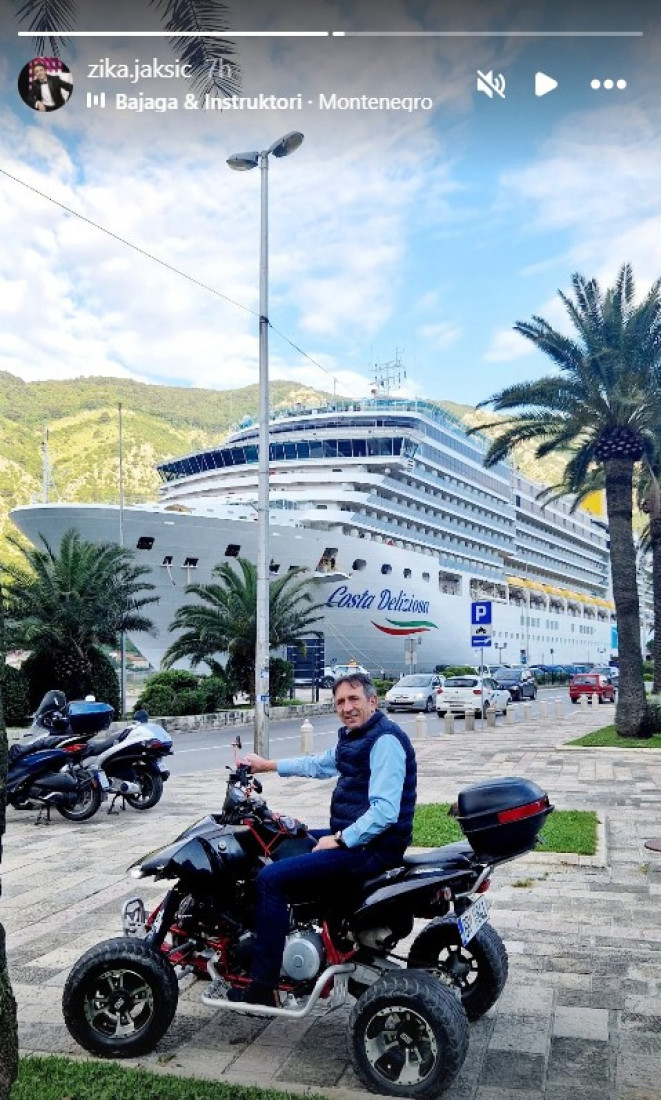 Baš ga živi! Žika Jakšić se provozao primorjem na kvadu od 8.000 evra! (FOTO)