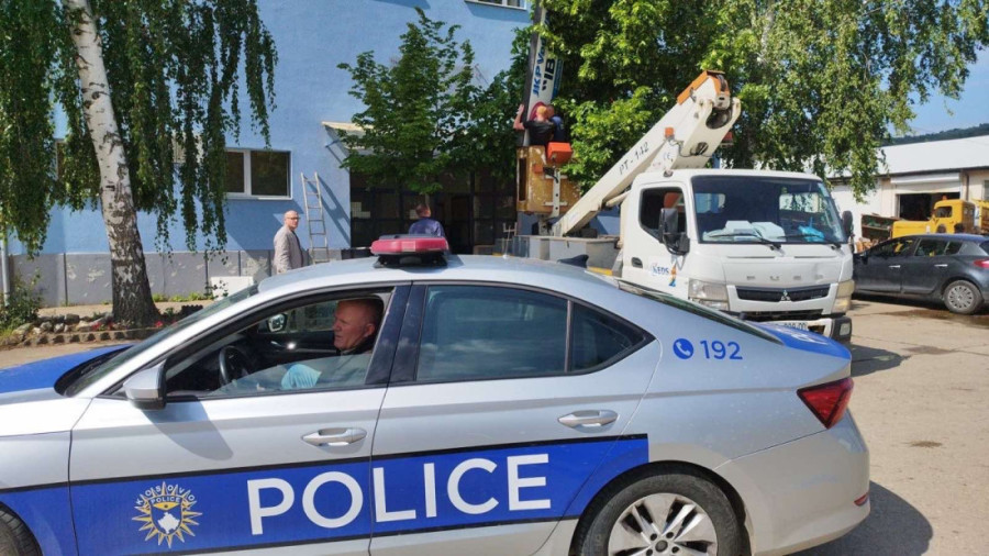 Haos u Mitrovici: Priveli radnike Pošte Srbije jer su raznosili pisma!