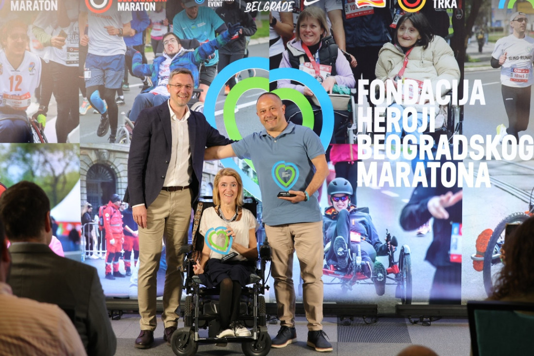 Oni su heroji Beogradskog maratona! Dodeljene plakete zahvalnosti junacima iz senke!
