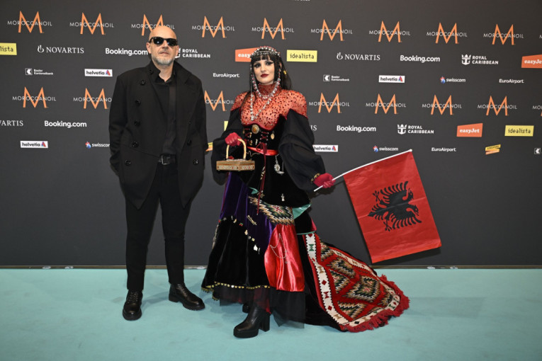 Sramno provocira Srbe, a nosi obeležja naše zemlje: Albanska predstavnica sve razbesnela! (FOTO)