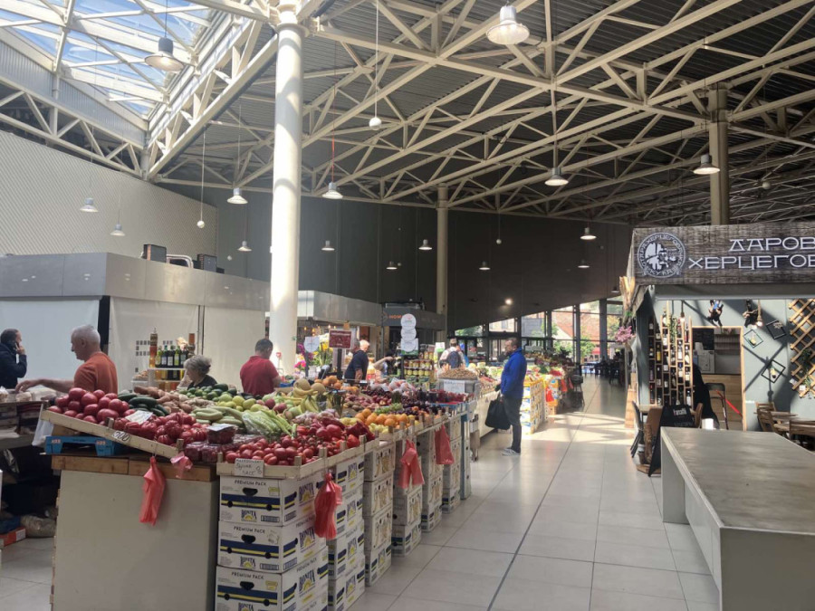Ovo su cene na pijacama: Jedno povrće ide i do 1.500 dinara, a evo šta je trenutno najjeftinije
