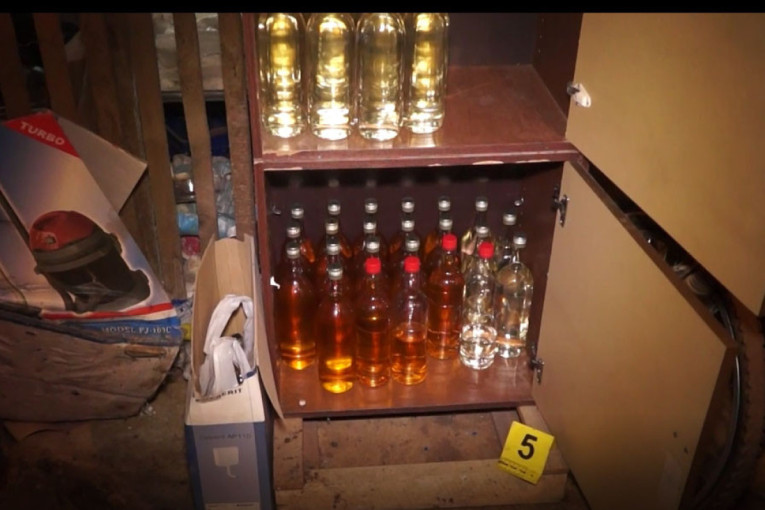 Velika zaplena u Beogradu: Kokain, heroin, keš, a u ormanu - ulje (FOTO)