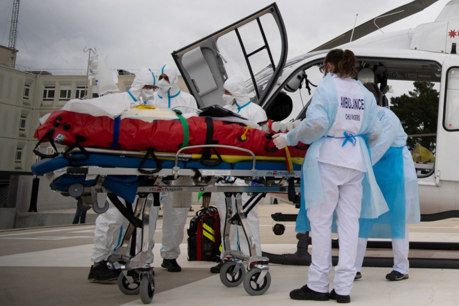 Eksplozija u Istanbulu: Srušile se dve zgrade, traga se za zarobljenima pod ruševinama! (FOTO)