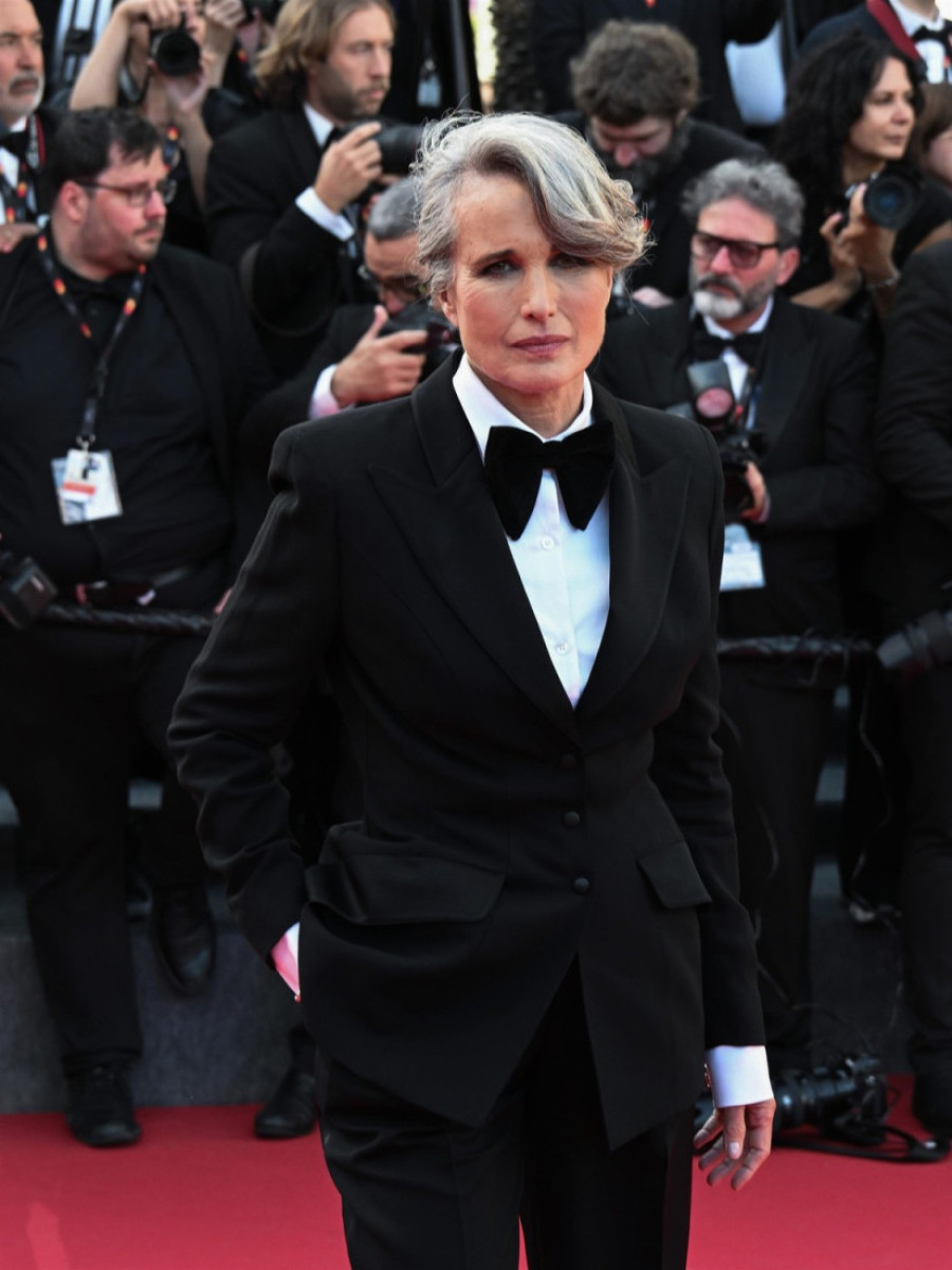 Obukla smoking i ukrala šou: Endi Mekdauel je pravo osveženje Kanskog festivala (FOTO)