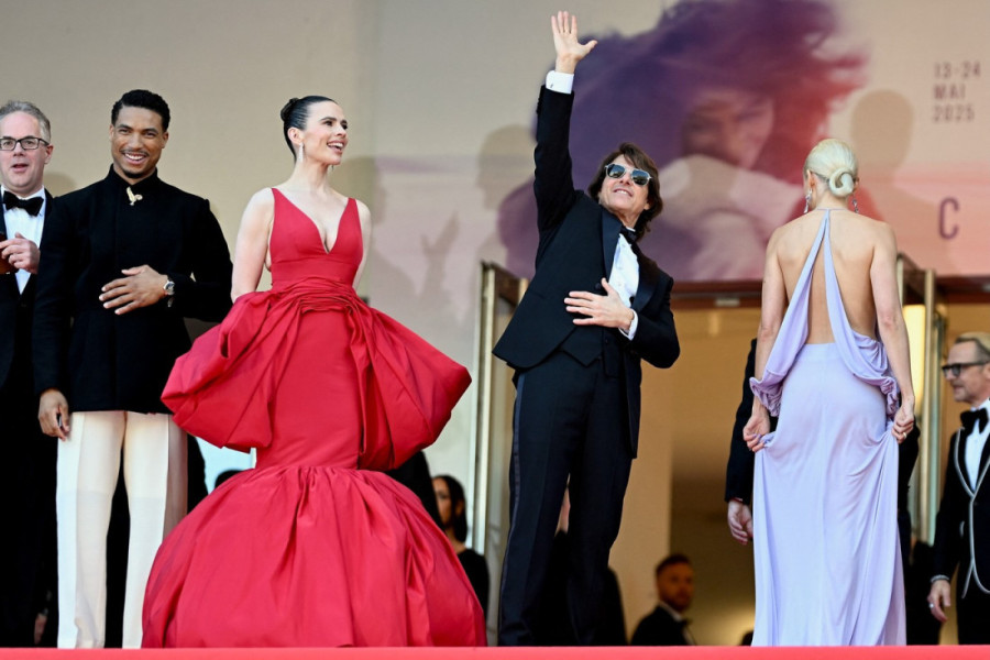 Poljupci, selfiji, luda zabava na crvenom tepihu i osmominutne ovacije: Tom Kruz pokorio Kan (FOTO/VIDEO)