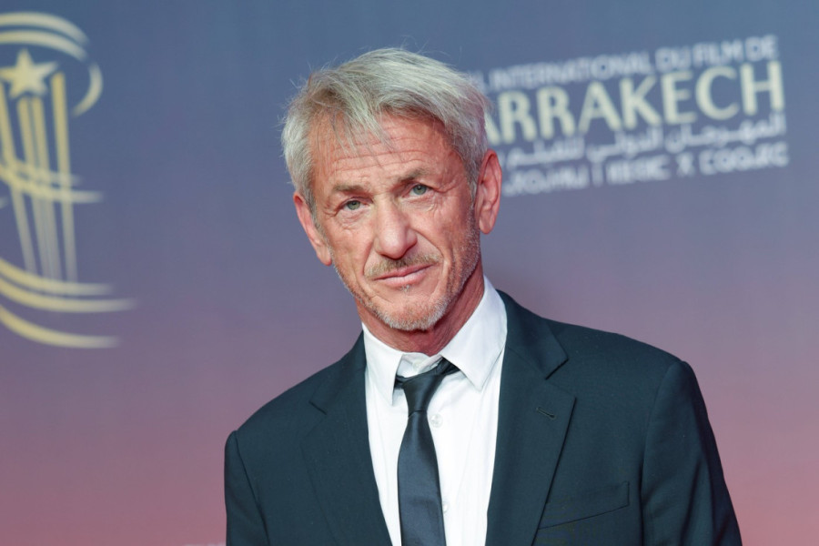 Izašao sam ispod tuša i sedeo na podu potpuno go: Šon Pen otkrio šta ga je šokiralo u filmu "Jedna bitka za drugom" (FOTO/VIDEO)