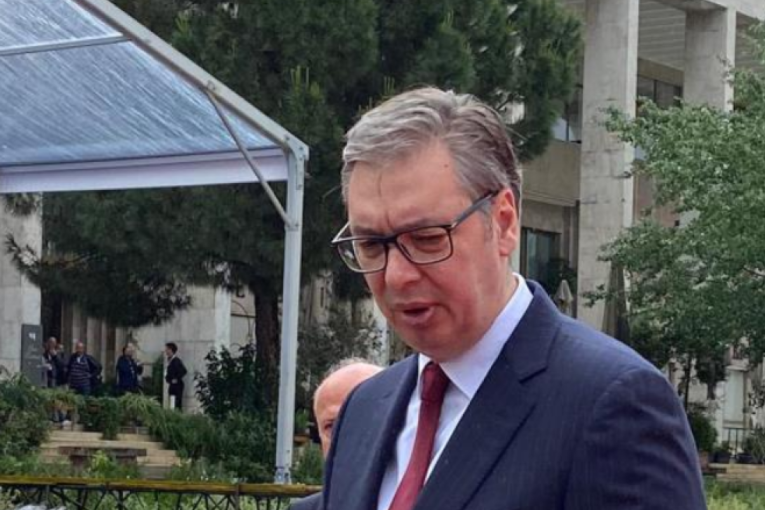 Vučić u Tirani: Verujem da postoji šansa da ponovo probudimo nadu u evropsku budućnost (VIDEO)